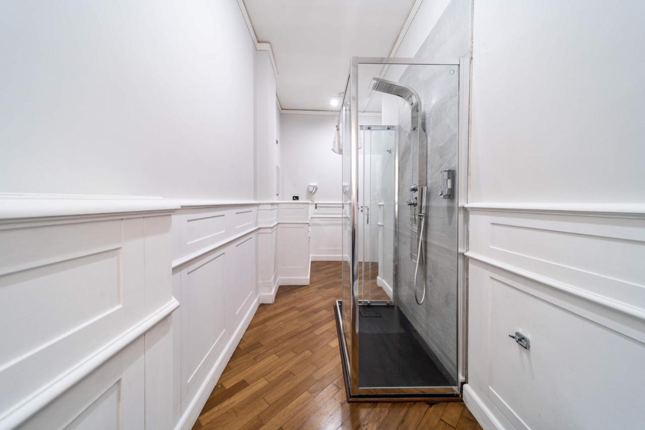Dante 138 Class Rooms & Apartments Bari Bagian luar foto