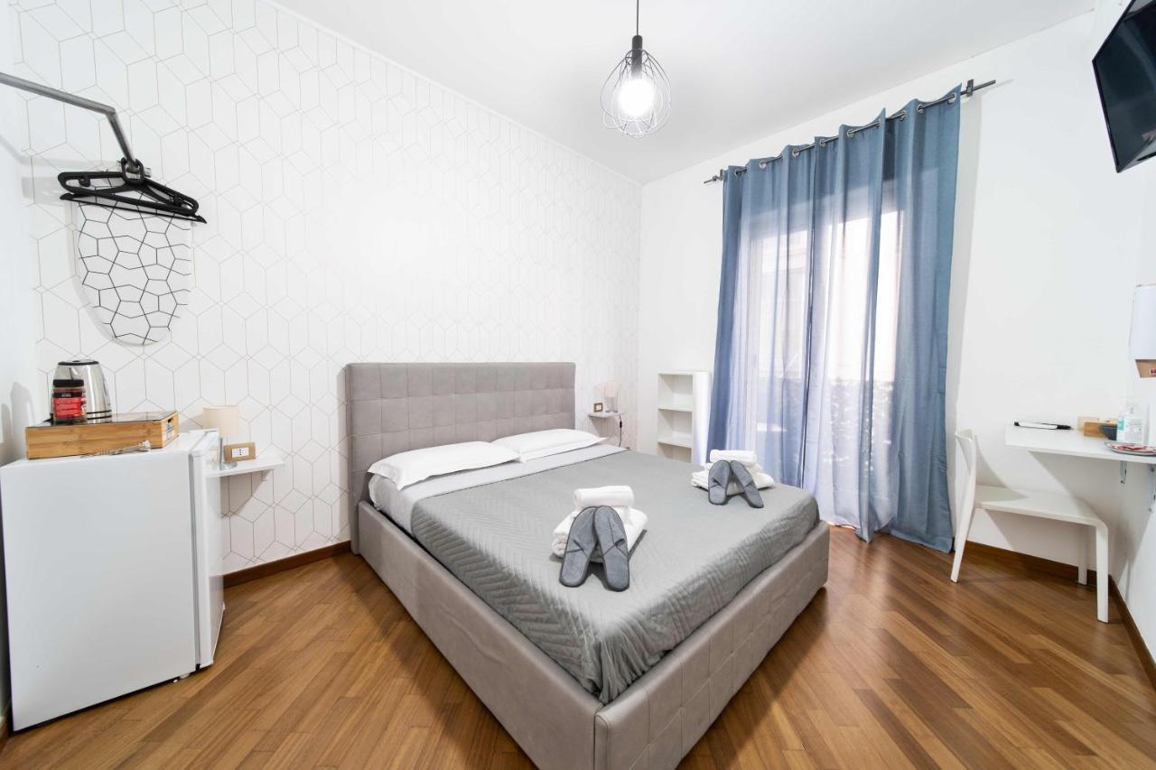 Dante 138 Class Rooms & Apartments Bari Bagian luar foto