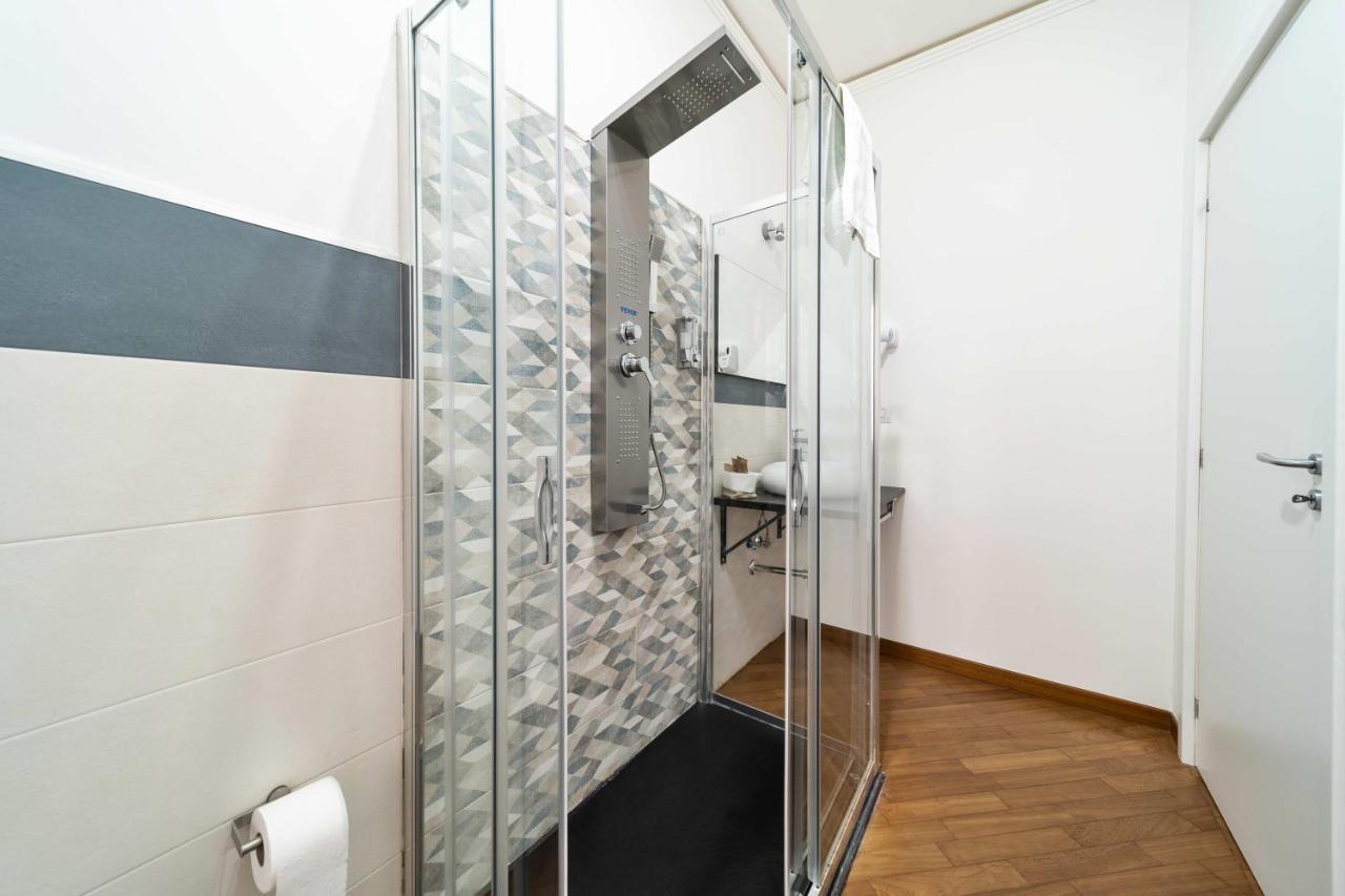Dante 138 Class Rooms & Apartments Bari Bagian luar foto