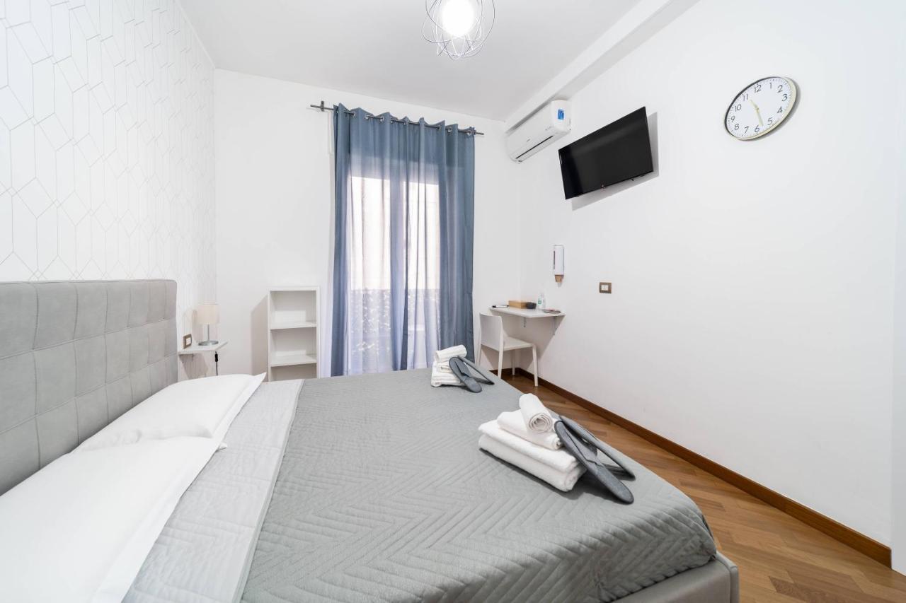 Dante 138 Class Rooms & Apartments Bari Bagian luar foto