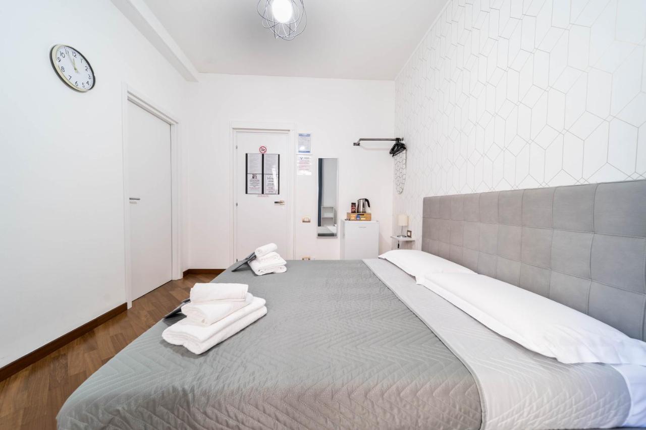 Dante 138 Class Rooms & Apartments Bari Bagian luar foto