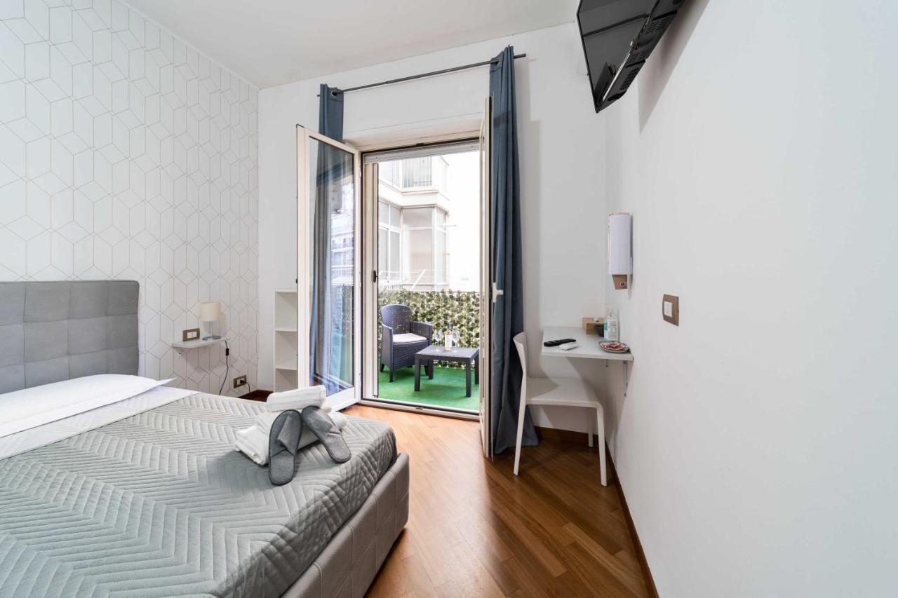 Dante 138 Class Rooms & Apartments Bari Bagian luar foto