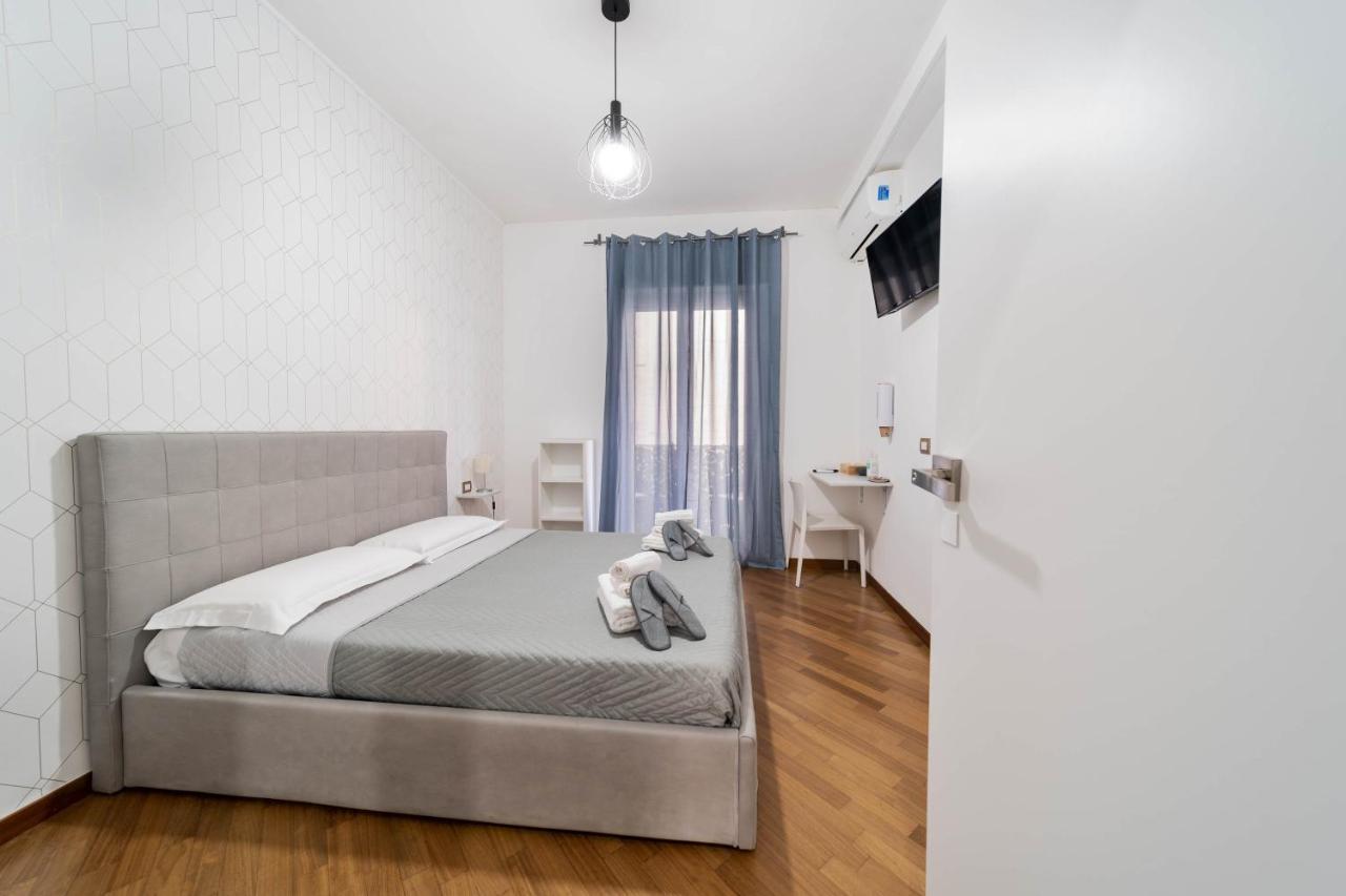Dante 138 Class Rooms & Apartments Bari Bagian luar foto